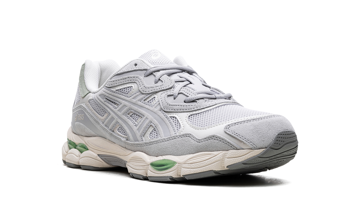 Overkicks - ASICS Gel-NYC Cloud Grey Green (1203A383-022) - detalle lateral interior