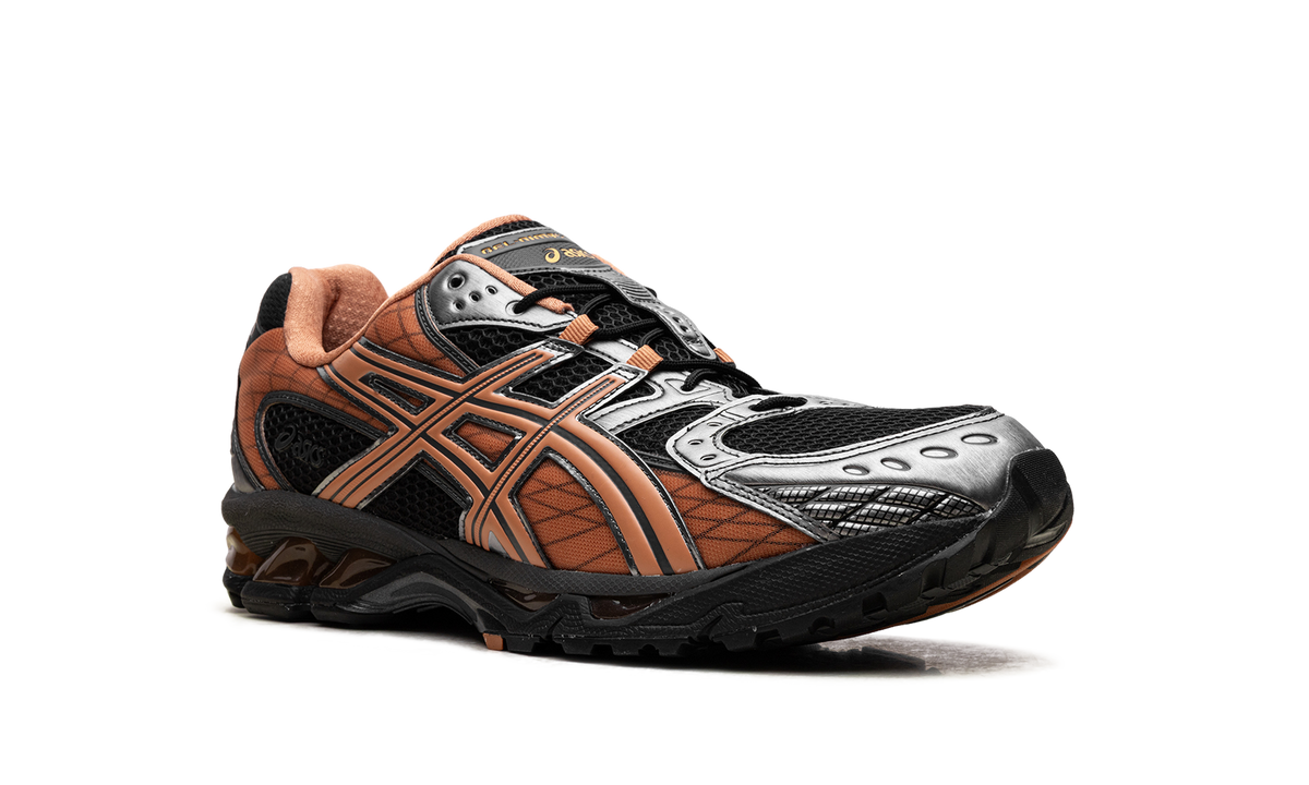 Overkicks - ASICS Gel-Nimbus 10.1 Black Rust Orange (1203A543-004) - detalle lateral interior