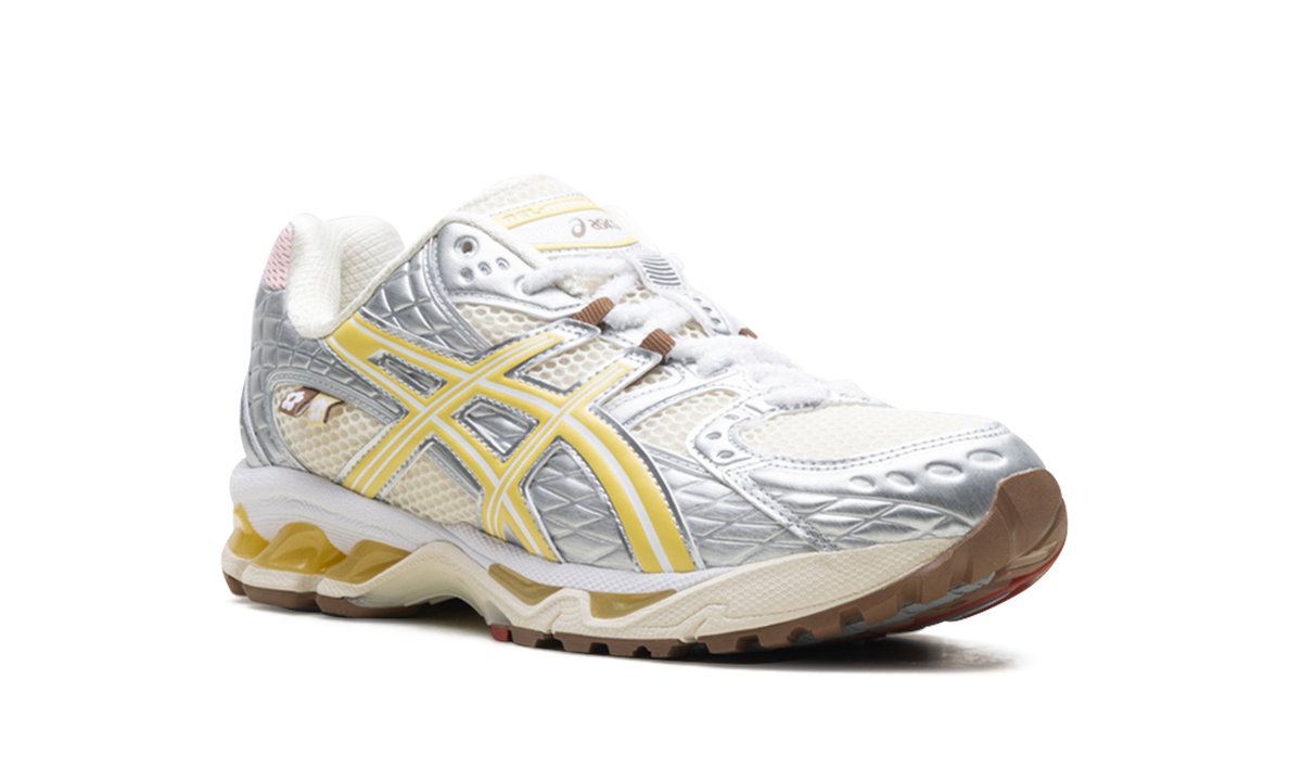 Overkicks - ASICS Gel-Nimbus 10.1 Vandy The Pink x atmos Banana Split Banana (1203A865-752) - detalle lateral interior