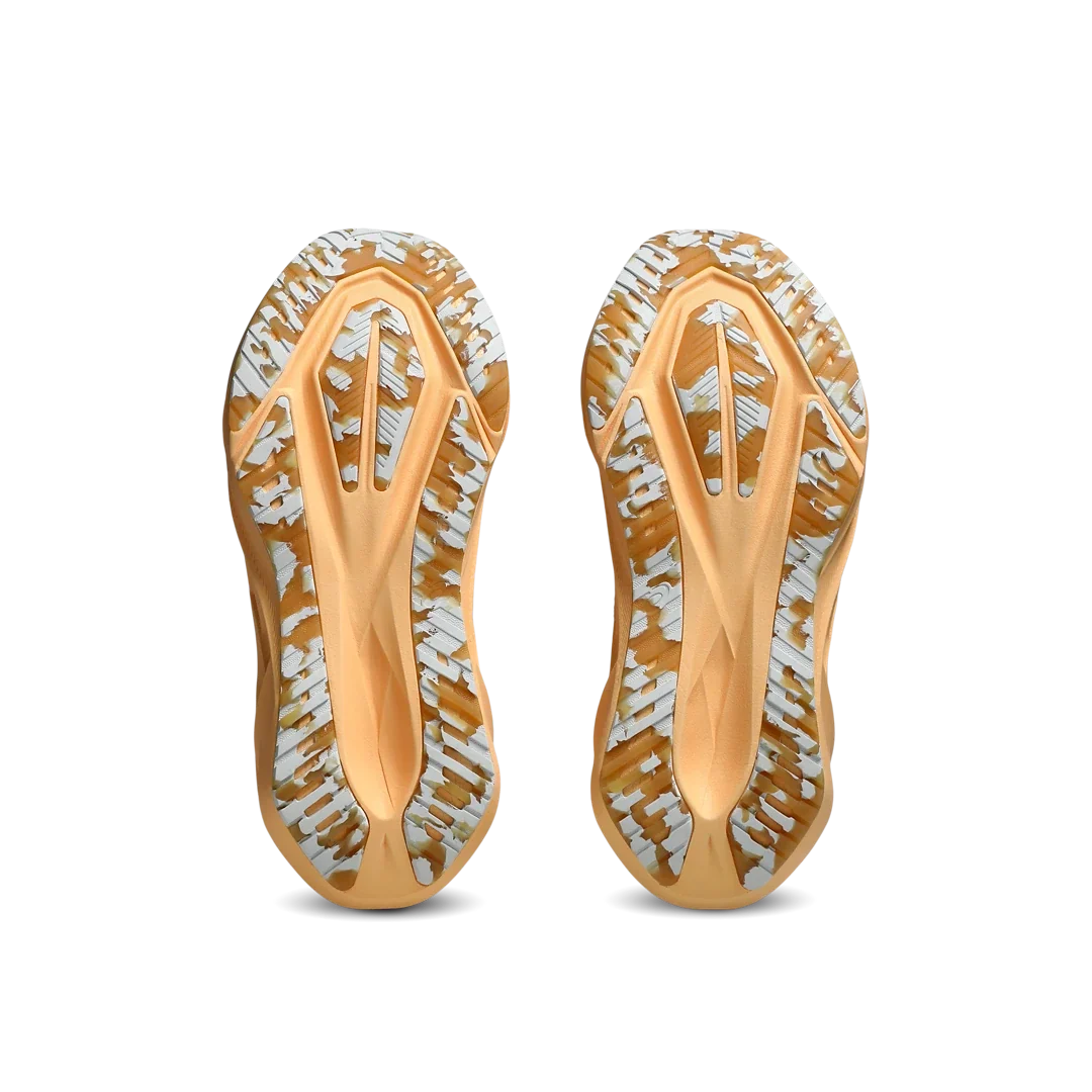 Overkicks - ASICS Novablast 5 Lite Show Orange Glow (Womens) (1012B910-400) - vista superior