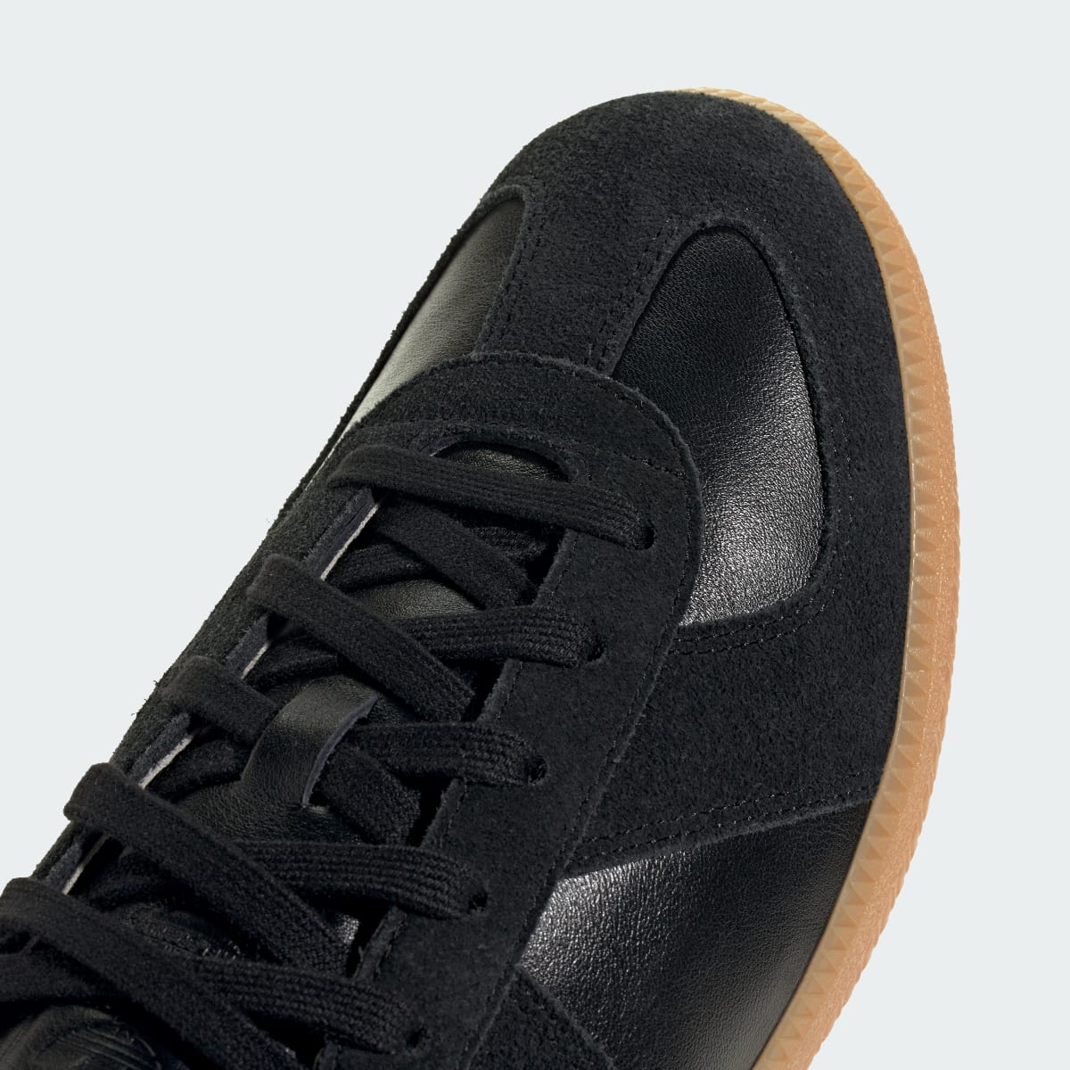 Overkicks - Adidas BW Army Lux Core Black Gum (KK2802) - detalle