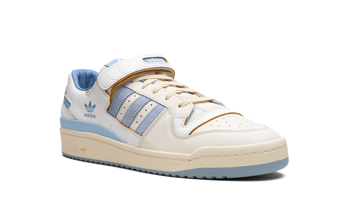 Overkicks - Adidas Forum 84 Low UNC (GZ1893) - detalle lateral interior