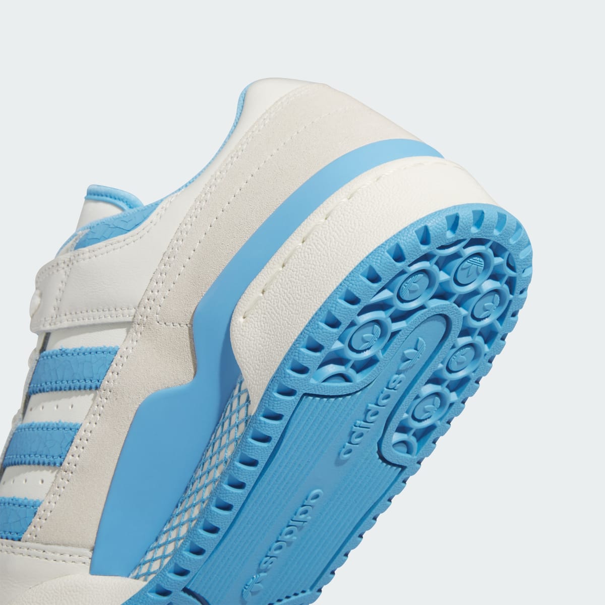 Overkicks - Adidas Forum Low CL Ivory Semi Blue Burst (IG3779) - detalle