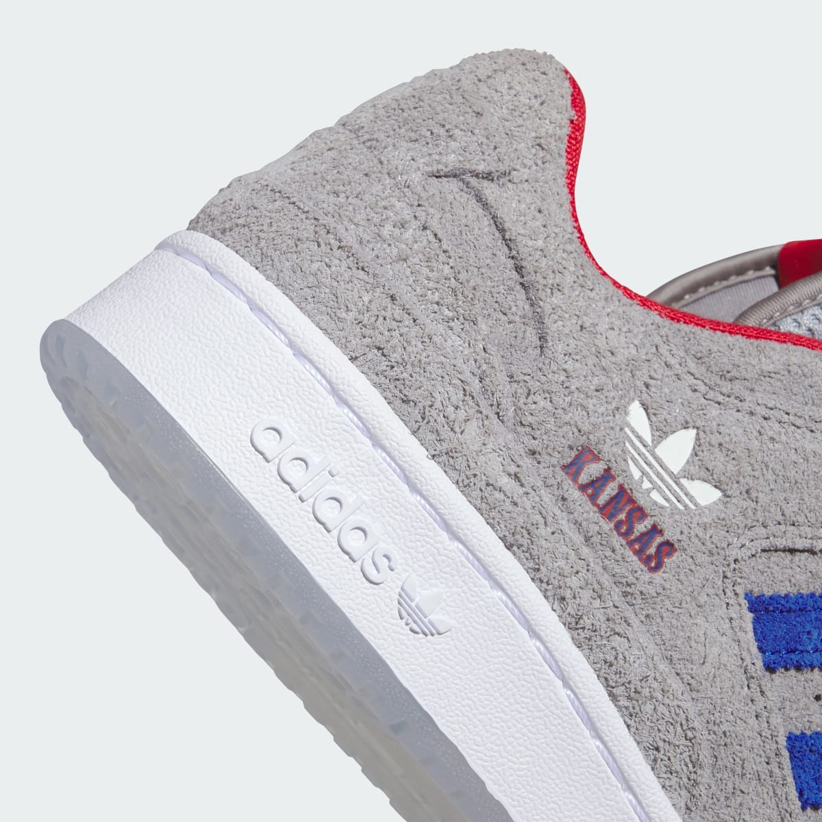 Overkicks - Adidas Forum Low Kansas Jayhawks (HQ7485) - detalle