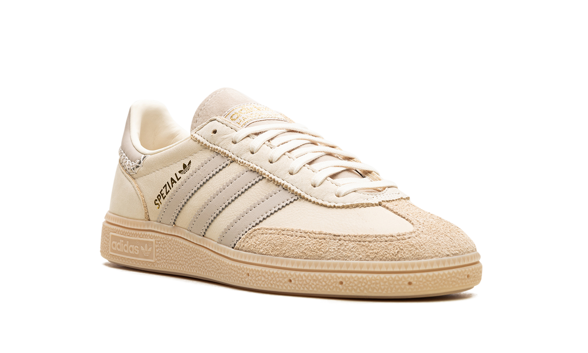 Overkicks - Adidas Handball Spezial Cream White Beige (IE3699) - detalle lateral interior