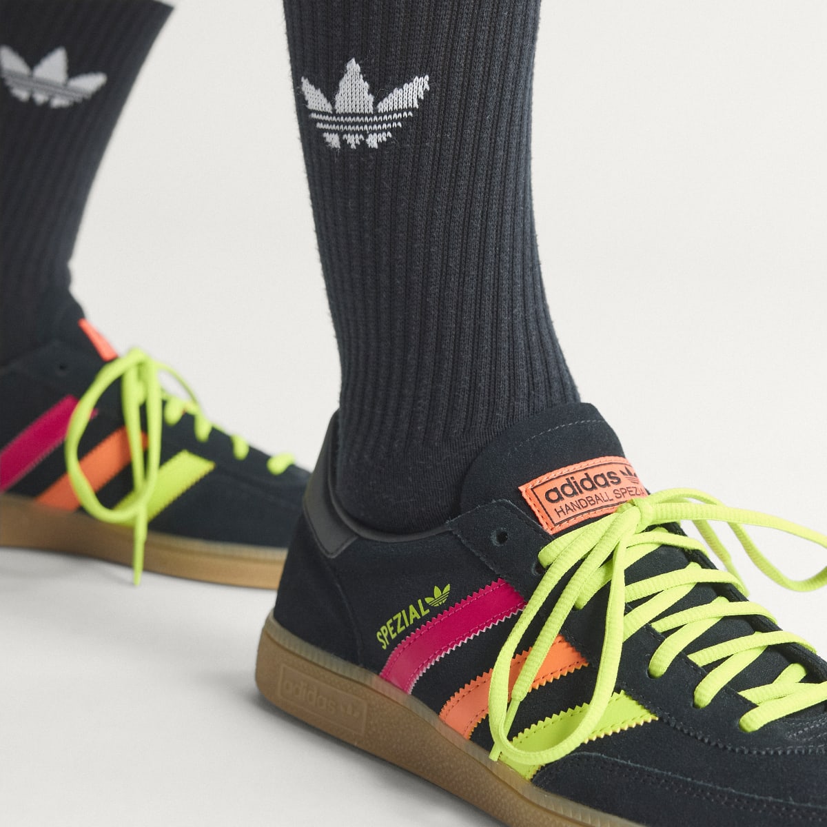 Overkicks - Adidas Handball Spezial FIFA World Cup 2026 Peru (HQ9440) - detalle