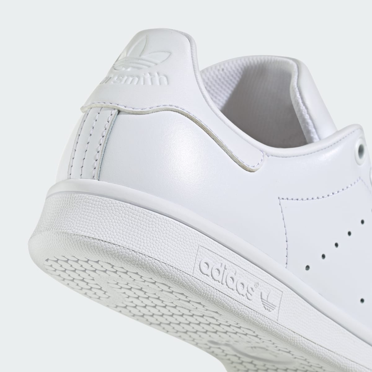 Overkicks - Adidas Stan Smith Triple White (LA6639) - detalle