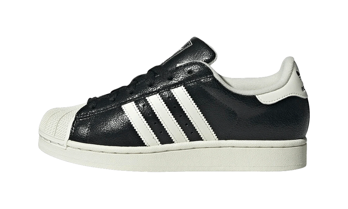 Overkicks - Adidas Superstar II Core Black Off White (Womens) (JS4014) - vista lateral