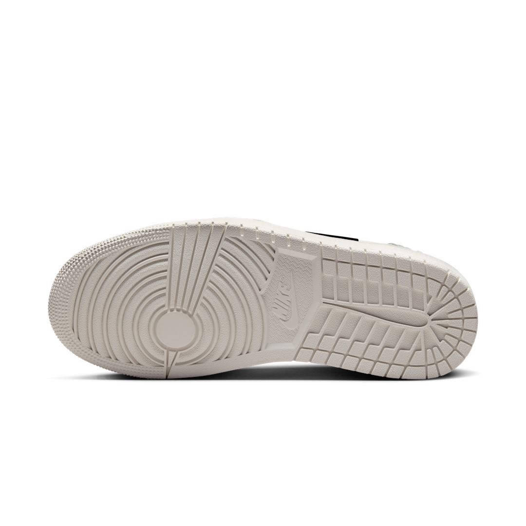 Overkicks - Air Jordan 1 Low Method of Make Sail Metallic Gold (FN5032-100) - detalle suela