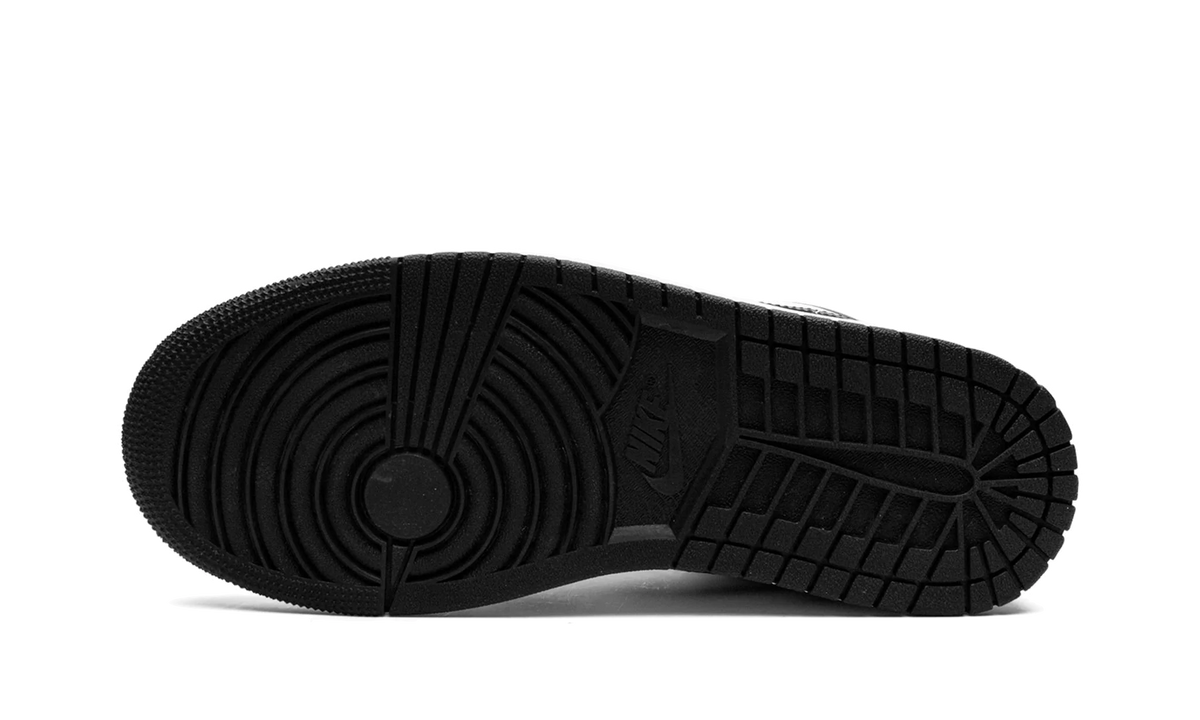 Overkicks - Air Jordan 1 Low Panda (Womens) (DC0774-101) - detalle suela