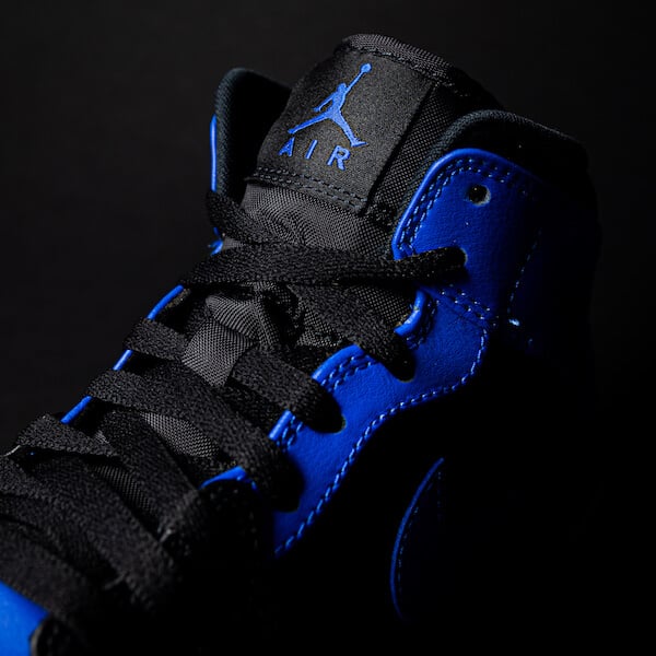 Overkicks - Air Jordan 1 Mid Hyper Royal Tumbled Leather (554724-077 / 554725-077) - detalle lateral interior