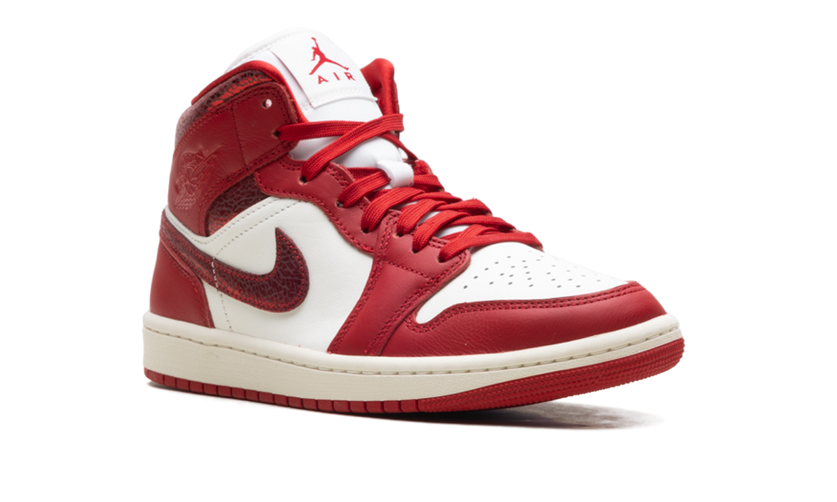 Overkicks - Air Jordan 1 Mid SE Red Cracked Leather (HJ9337-106) - detalle lateral interior