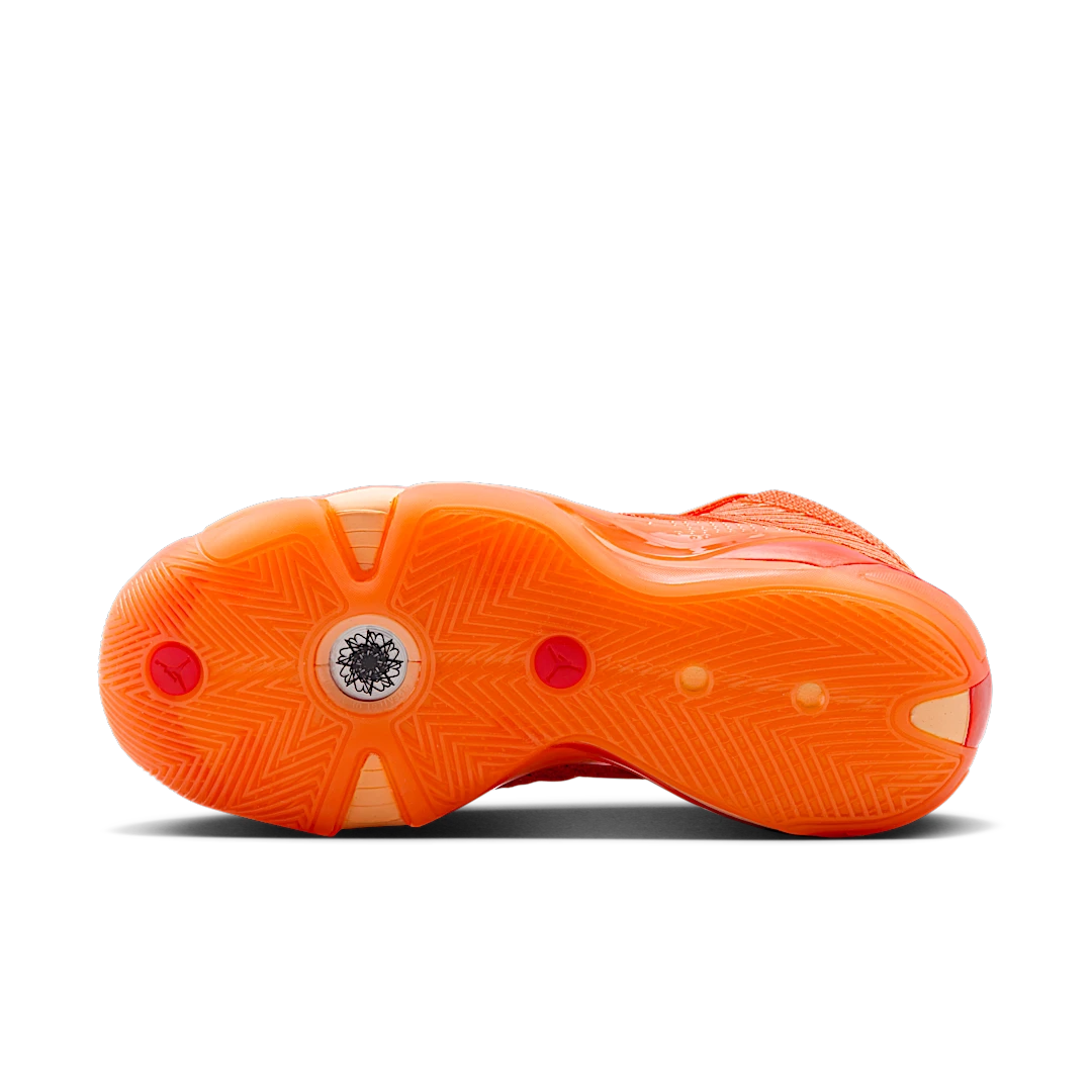 Overkicks - Air Jordan 38 WNBA Center Star (FQ9008-800) - detalle suela