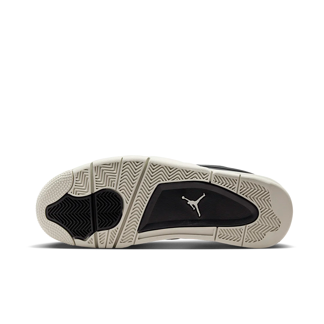 Overkicks - Air Jordan 4 RM Black Light Bone (FQ7939-001) - detalle suela
