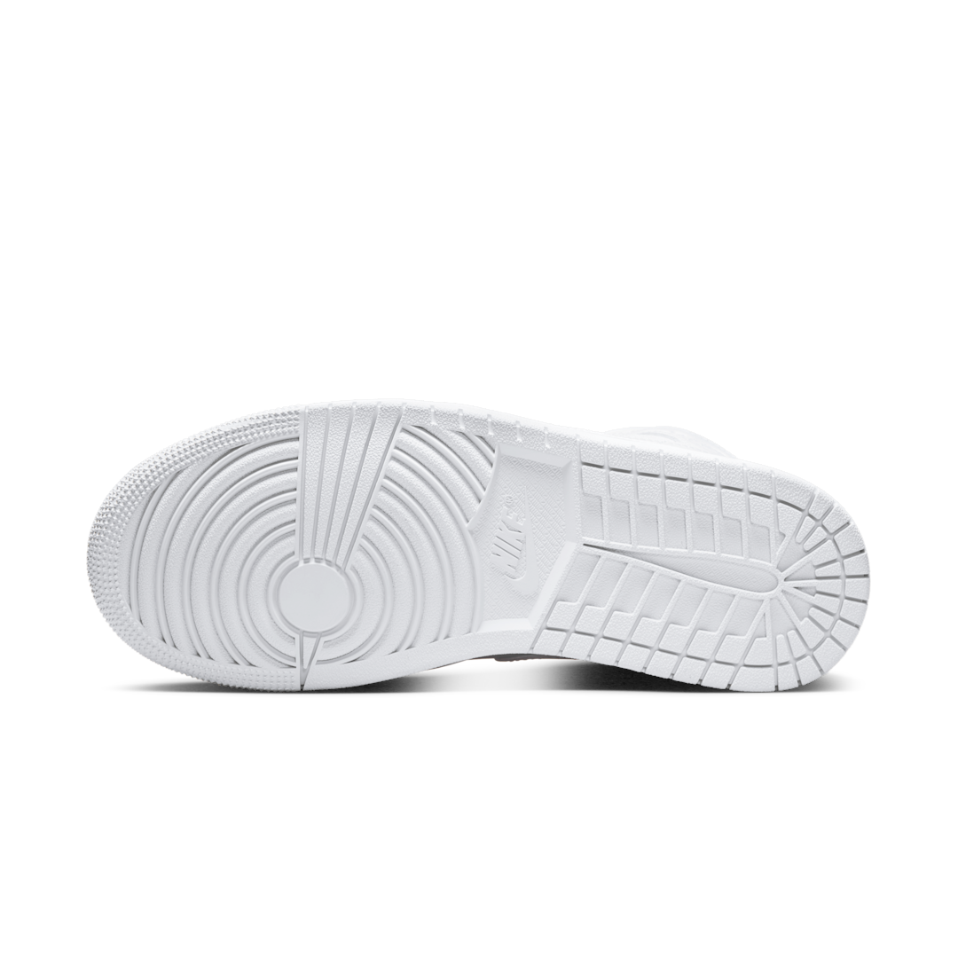 Overkicks - Air Jordan Mid Triple White (2022) (DV0991-111) - detalle suela