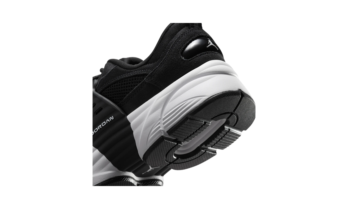 Overkicks - Air Jordan Trunner O/S Black White (IB3722-008) - detalle