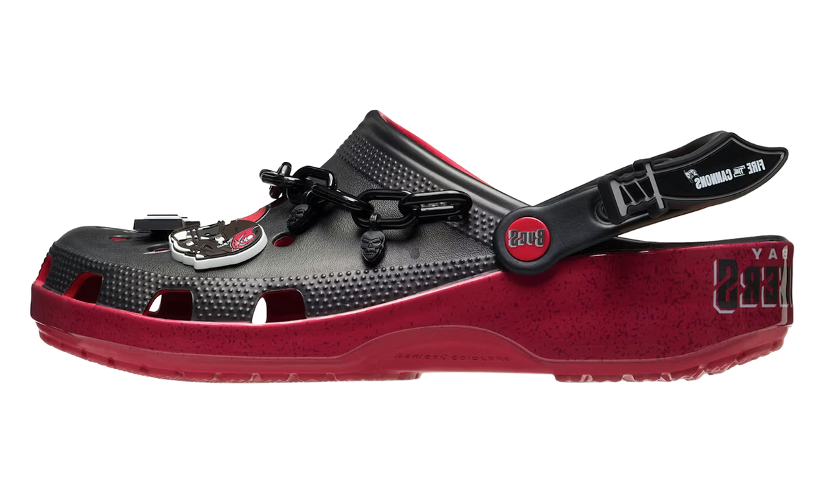 Overkicks - Crocs Classic Clog NFL Tampa Bay Buccaneers (213173-90H) - vista lateral