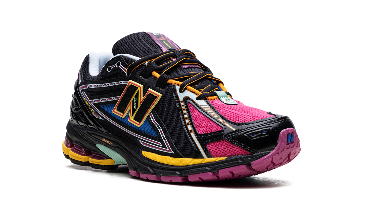Overkicks - New Balance 1906R Neon Nights (M1906RCP) - detalle lateral interior