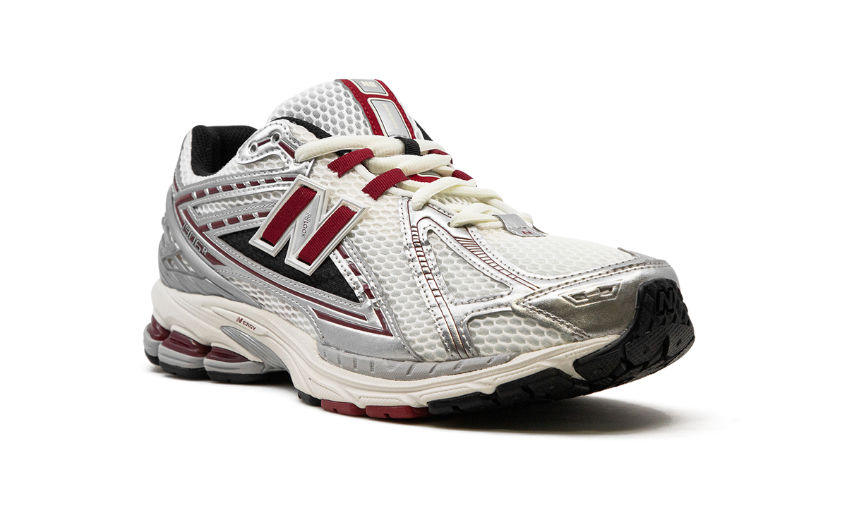 Overkicks - New Balance 1906R Silver Classic Crimson (M1906REA) - detalle lateral interior