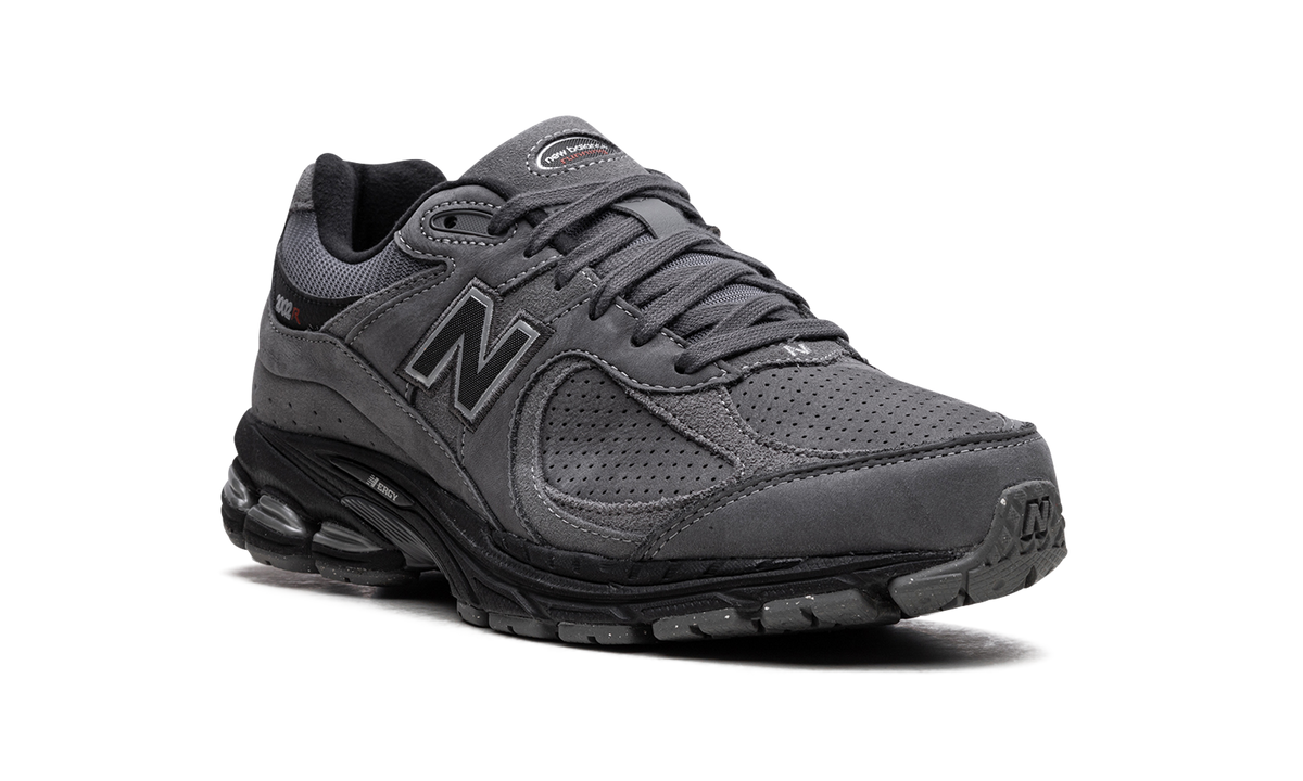 Overkicks - New Balance 2002R Castlerock Black (M2002REH) - detalle lateral interior