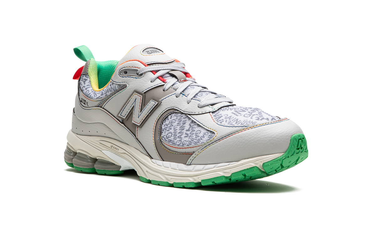 Overkicks - New Balance 2002R GANNI Rain Cloud (M2002RGD) - detalle lateral interior