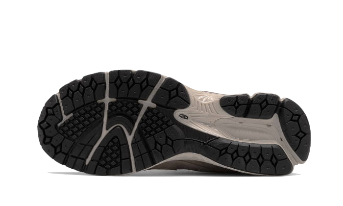 Overkicks - New Balance 2002R Marblehead Light Aluminum (ML2002RC) - par completo