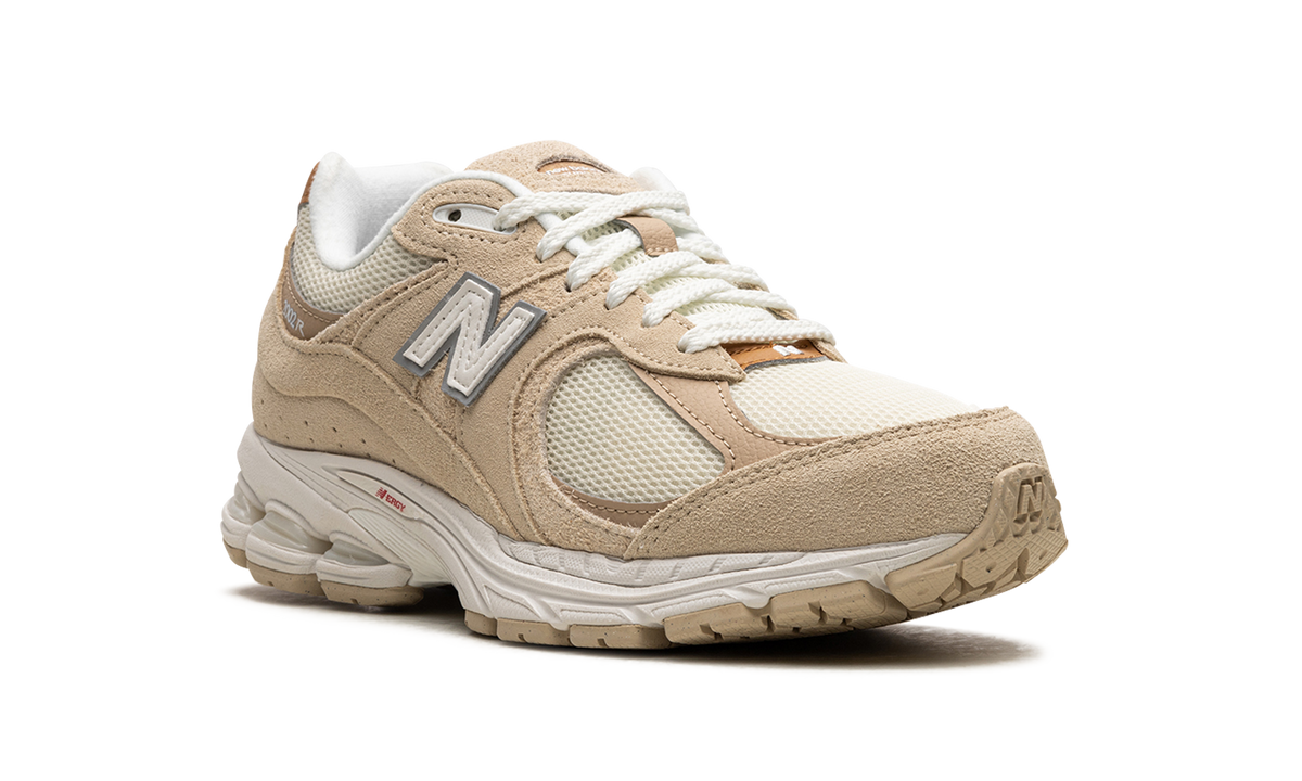 Overkicks - New Balance 2002R Sandstone (M2002RSC) - detalle lateral interior