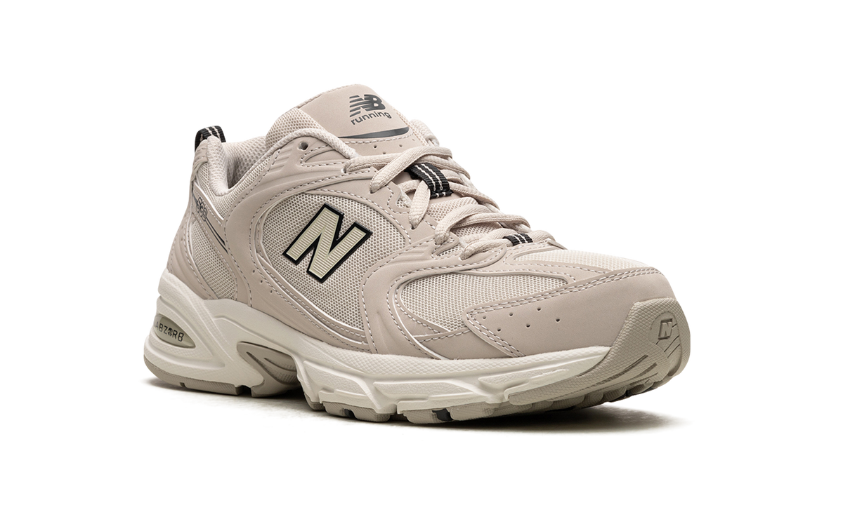Overkicks - New Balance 530 Ivory (MR530SH) - detalle lateral interior