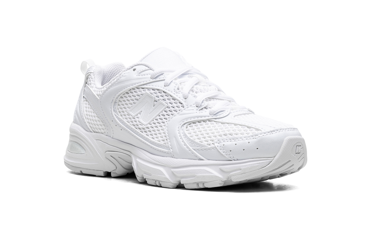 Overkicks - New Balance 530 Triple White (MR530PA) - detalle
