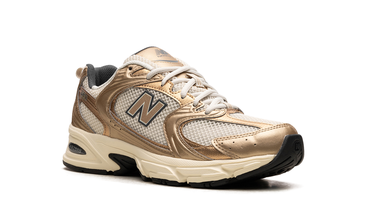 Overkicks - New Balance 530 Turtledove Gold Metallic (MR530LA) - detalle lateral interior