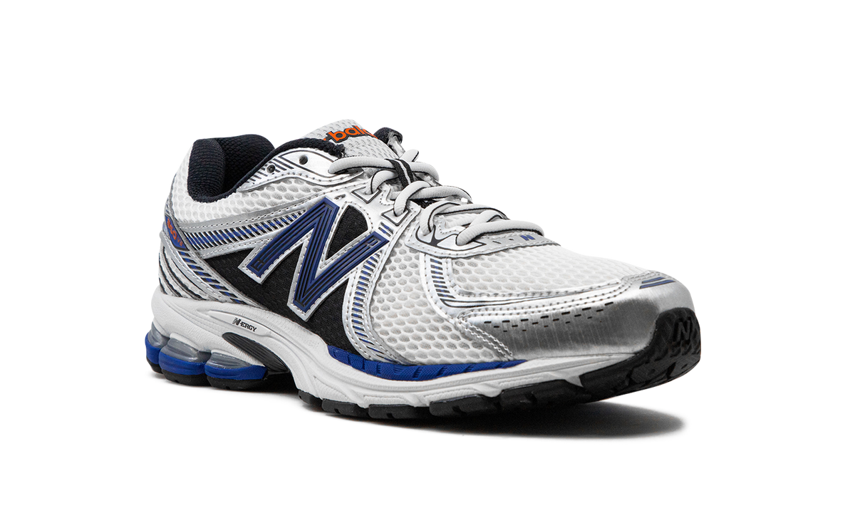 Overkicks - New Balance 860v2 White Team Royal Silver (ML860XB) - detalle lateral interior