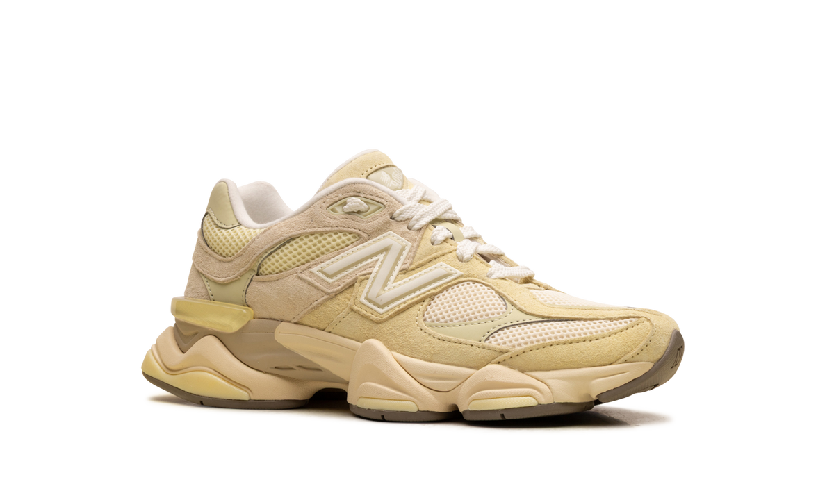 Overkicks - New Balance 9060 Parchement (U9060EEN) - detalle lateral interior