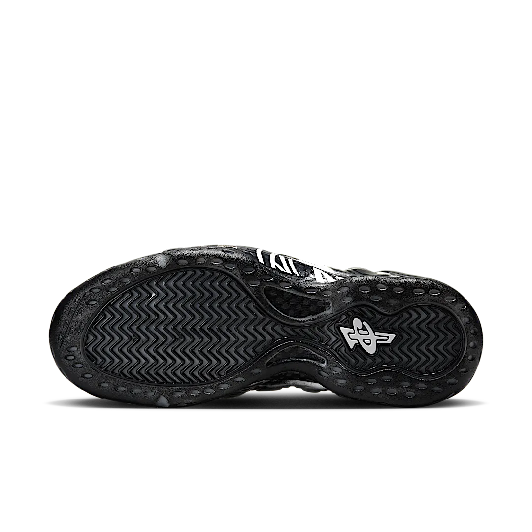 Overkicks - Nike Air Foamposite One Dream A World Black (DM0115-002) - detalle suela