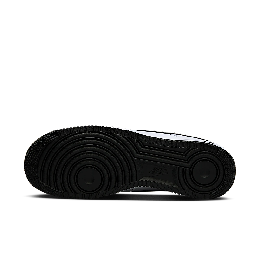 Overkicks - Nike Air Force 1 07 Low White Black Outline Swoosh (DV0788-103) - detalle suela