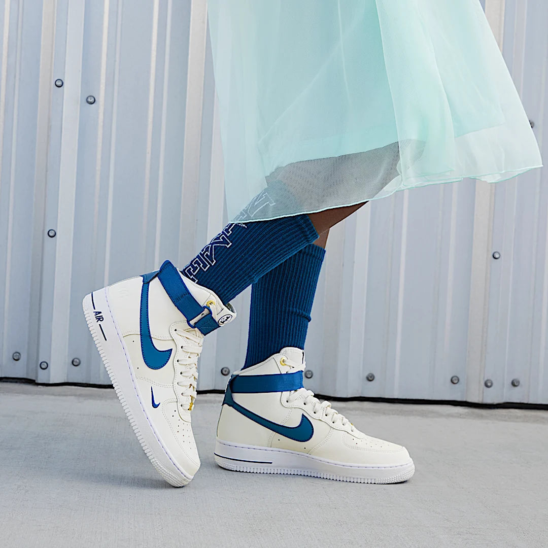 Overkicks - Nike Air Force 1 High 40th Anniversary Sail (DQ7584-100) - detalle suela