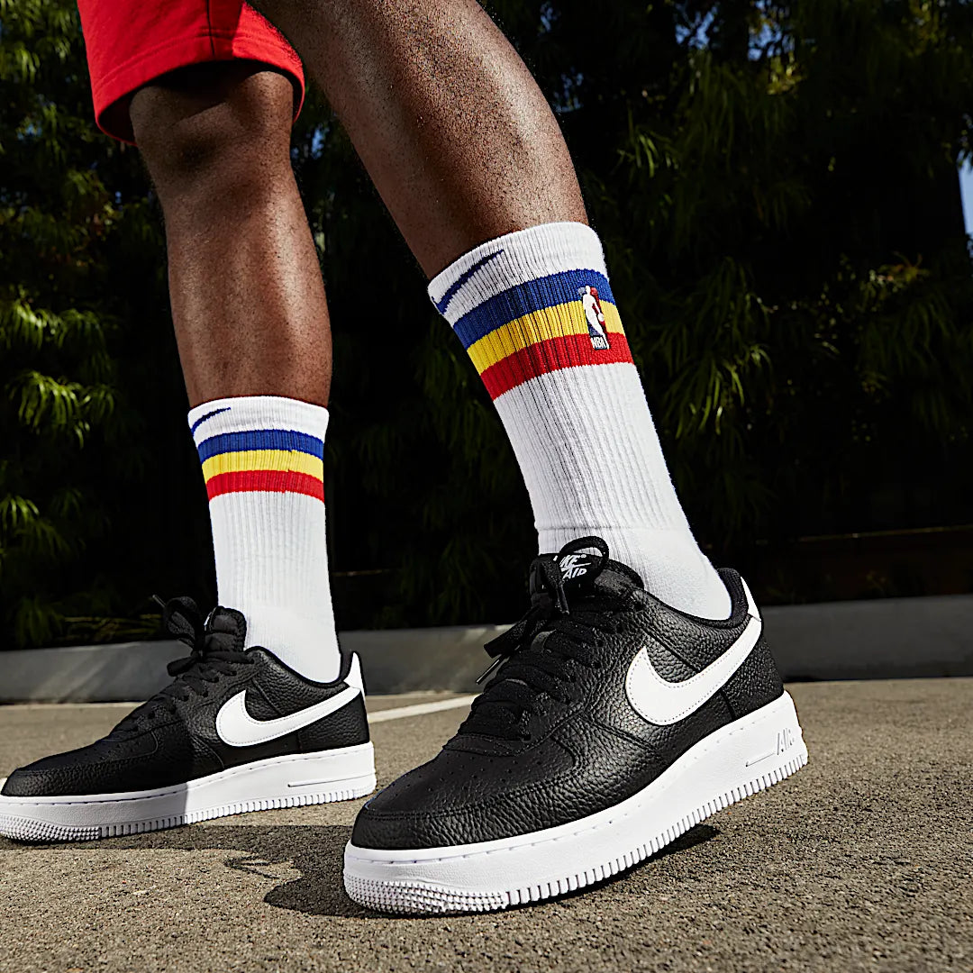 Overkicks - Nike Air Force 1 Low 07 Black White Pebbled Leather (CT2302-002) - detalle suela