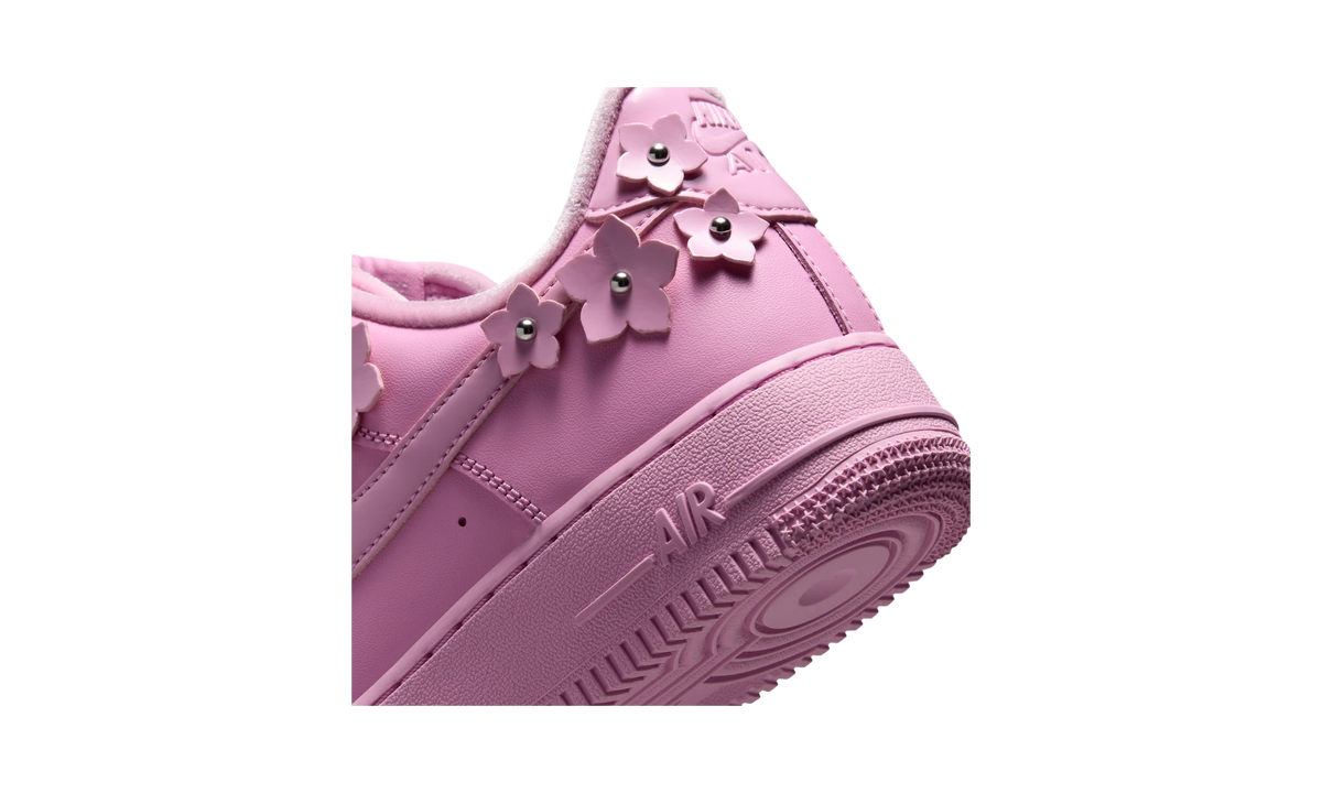 Overkicks - Nike Air Force 1 Low 07 Florette Pink Rise (IR8637-600) - detalle