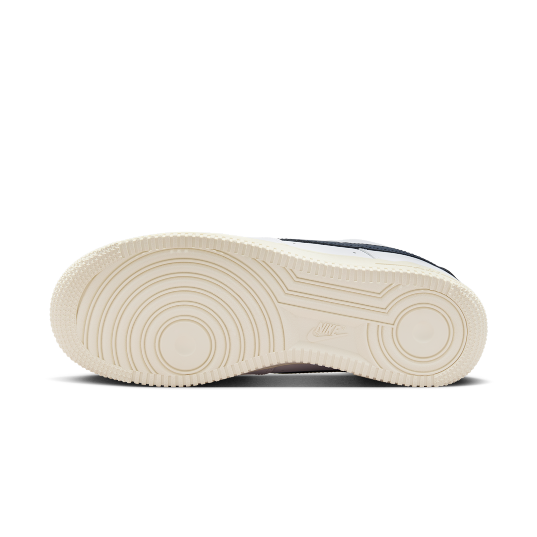 Overkicks - Nike Air Force 1 Low 07 Flyease Olympic (HJ9122-100) - detalle suela