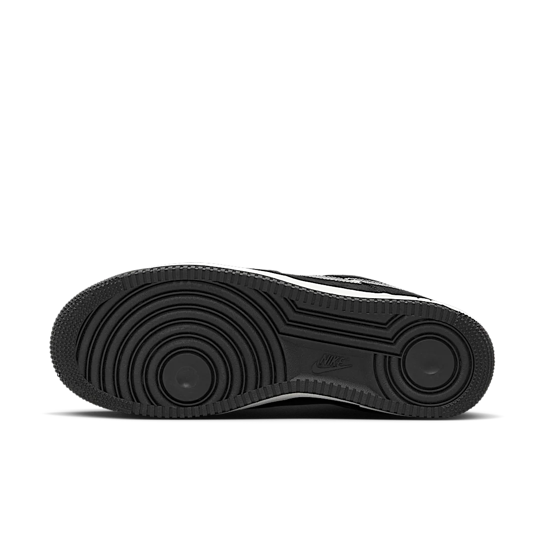 Overkicks - Nike Air Force 1 Low 07 LV8 Black Sail Embroidered Swoosh (HJ4465-001) - detalle suela