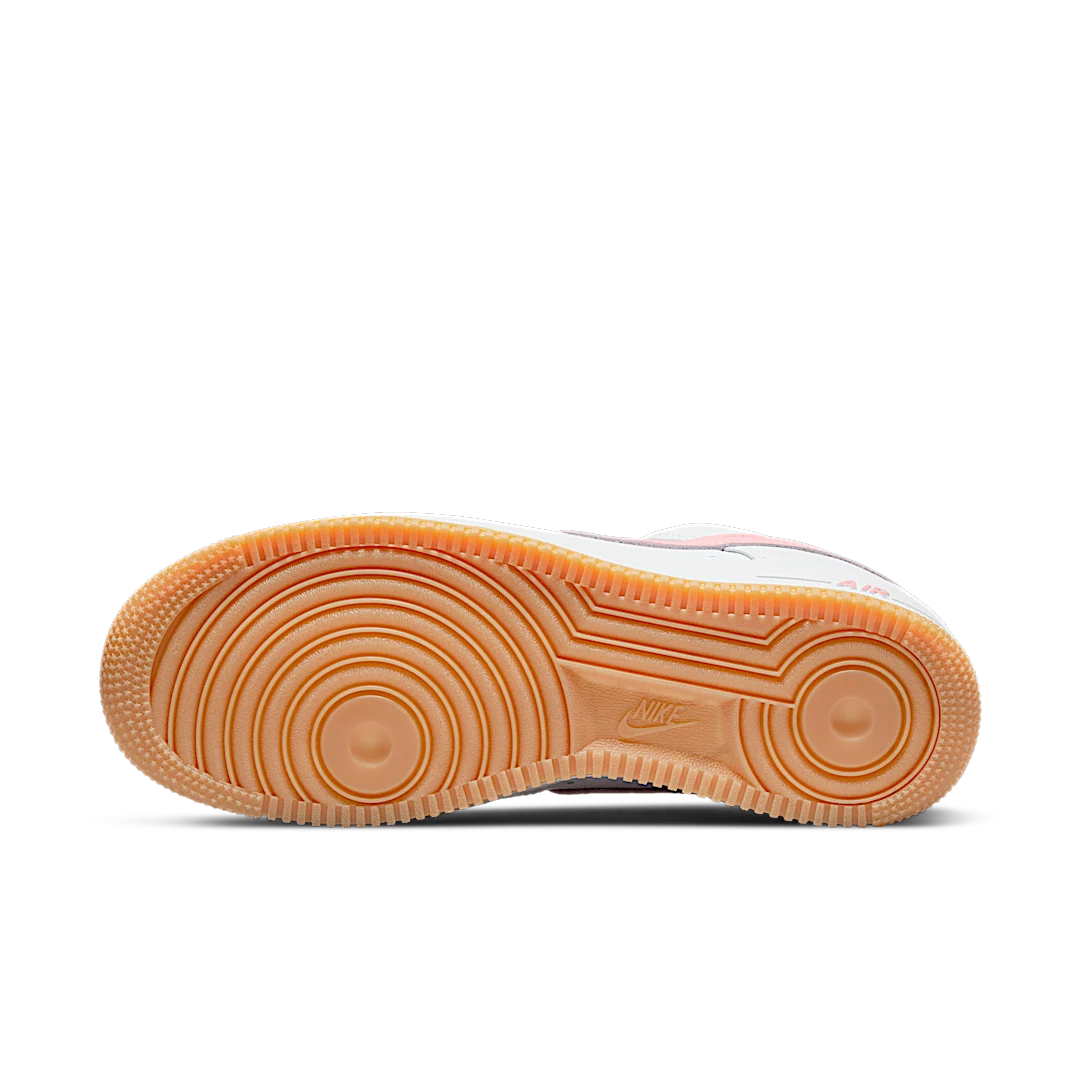 Overkicks - Nike Air Force 1 Low 07 Retro Color of the Month Pink Gum (DM0576-101) - detalle suela