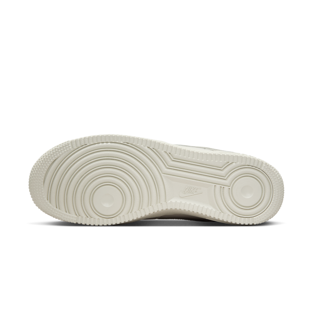 Overkicks - Nike Air Force 1 Low Premium Jewels Light Bone (DN5463-001) - detalle suela