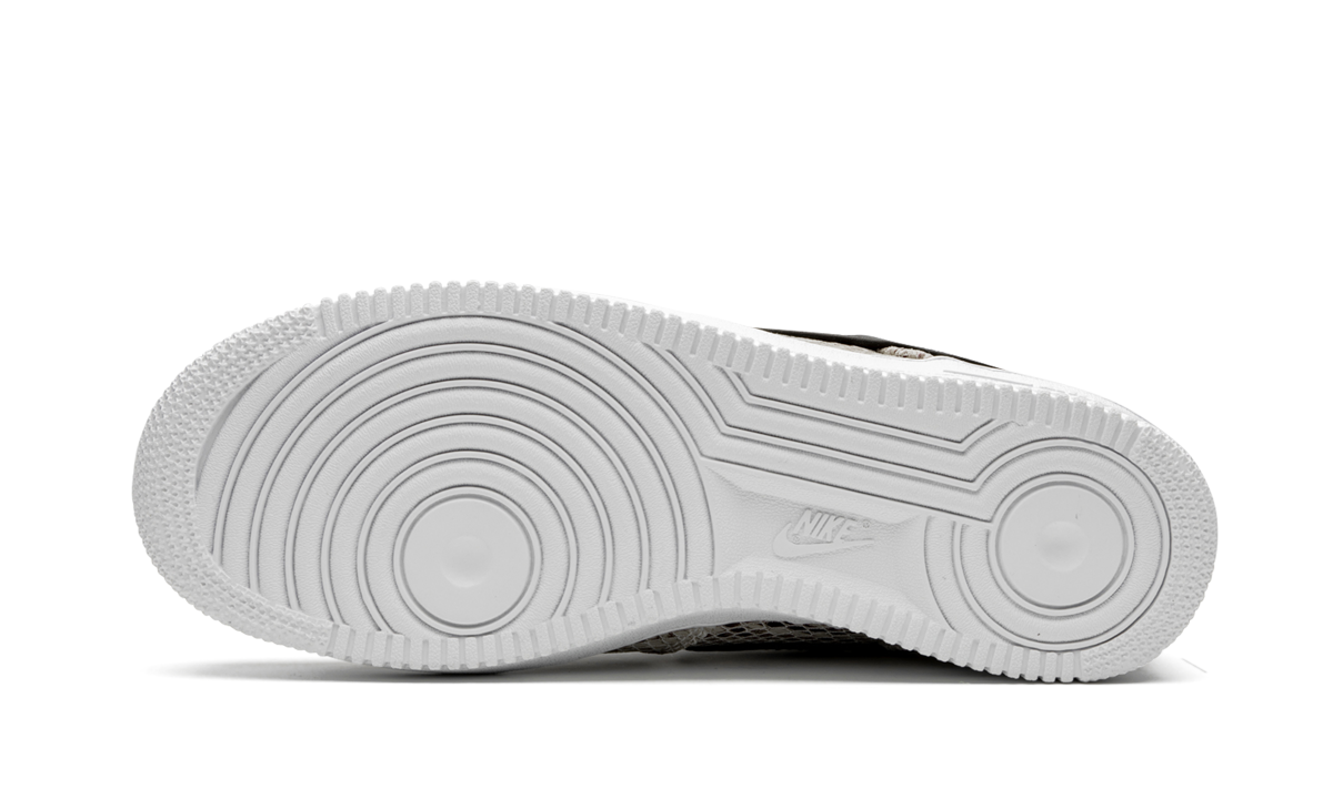 Overkicks - Nike Air Force 1 Low Snakeskin (2019) (BQ4424-100) - vista superior