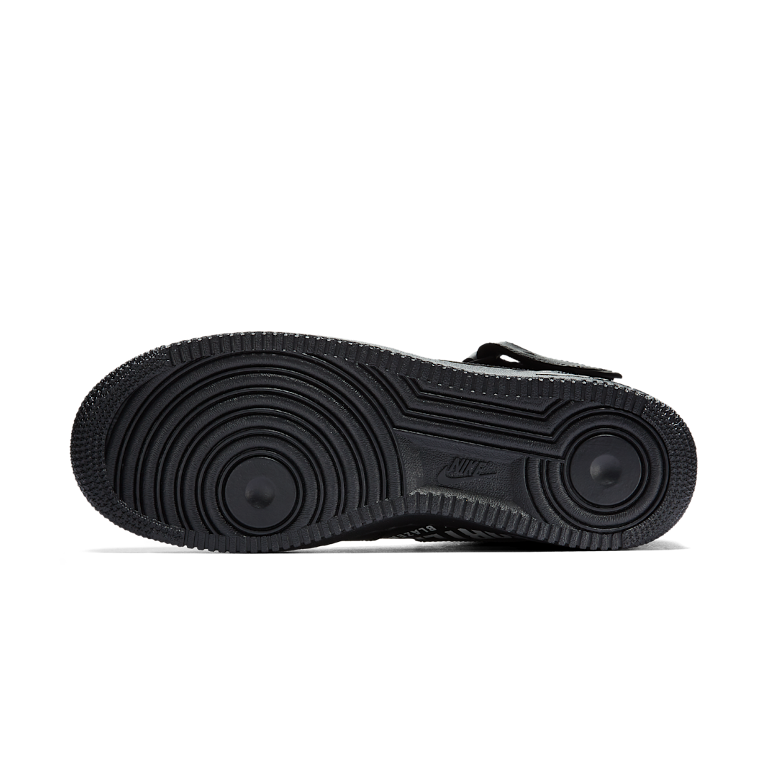 Overkicks - Nike Air Force 1 Mid Supreme NBA Black (AQ8017-001) - detalle suela