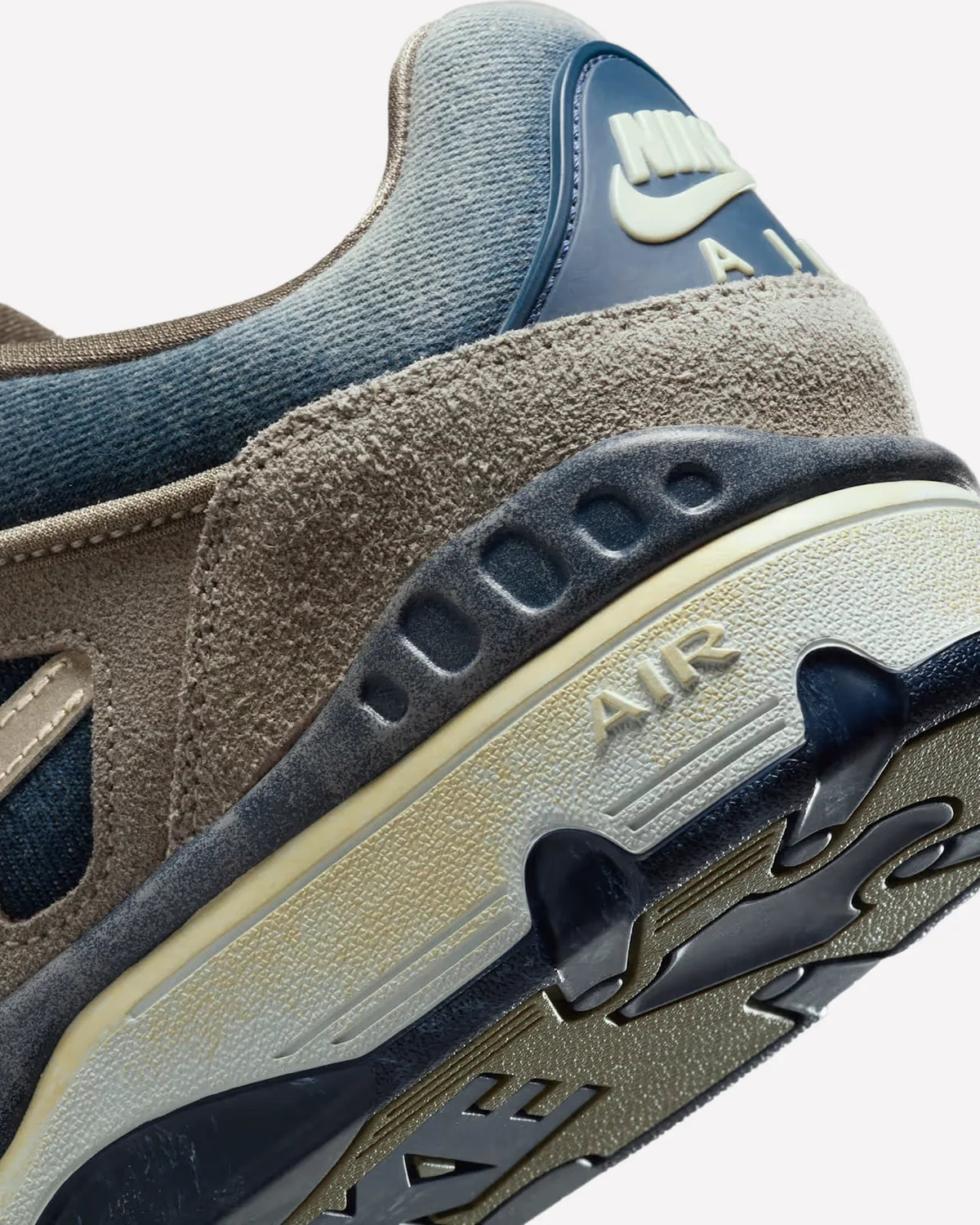 Overkicks - Nike Air Force 3 Low SP Nigo x Levis Olive Grey (HQ0262-001) - imagen 7