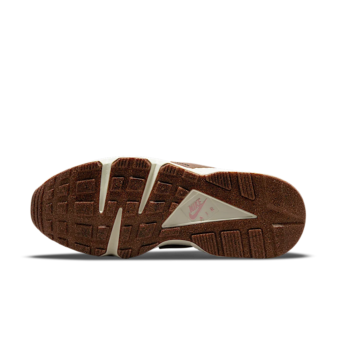Overkicks - Nike Air Huarache Rattan (Womens) (DM9463-100) - detalle suela