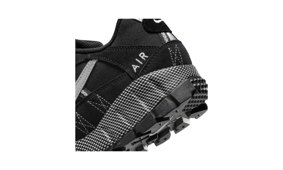 Overkicks - Nike Air Humara Oreo (Womens) (FB9982-001) - detalle