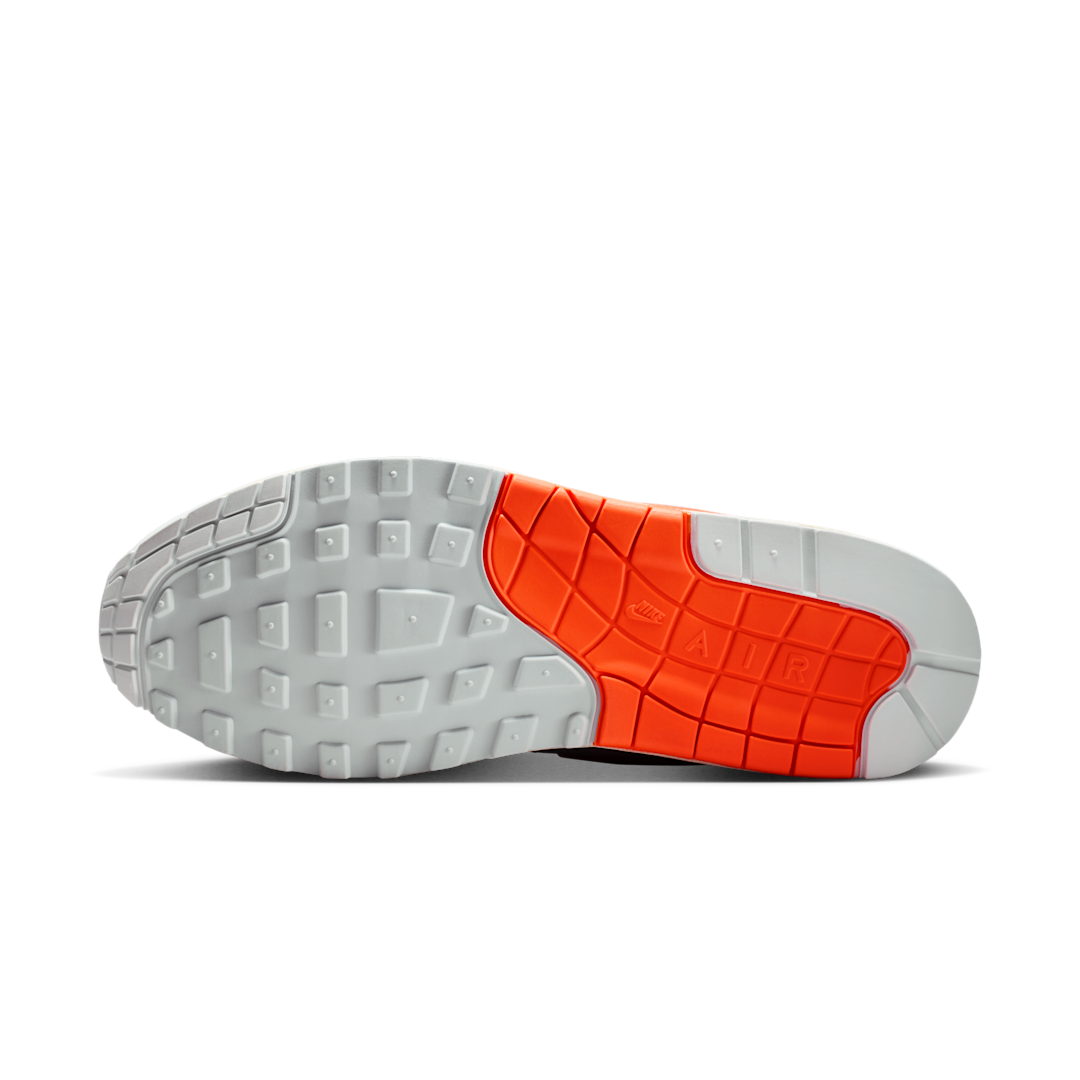 Overkicks - Nike Air Max 1 Patta Waves White Hyper Crimson (II7055-100) - detalle suela