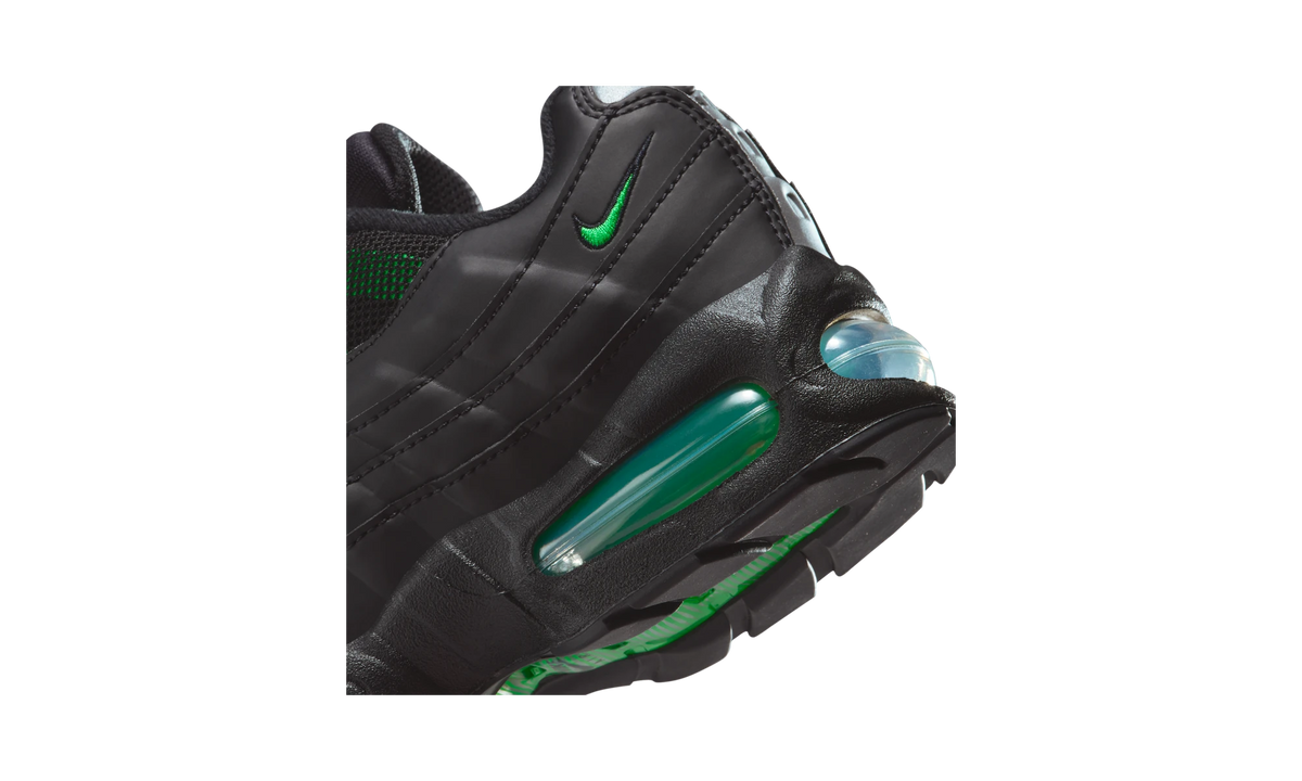 Overkicks - Nike Air Max 95 Black Green Shock (II4130-009) - detalle