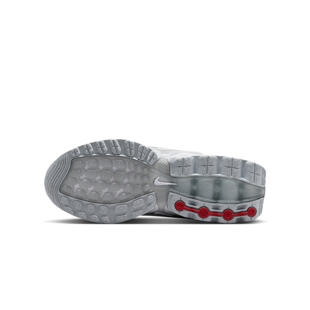 Overkicks - Nike Air Max Dn White Metallic Silver White (IH7672-100) - detalle suela