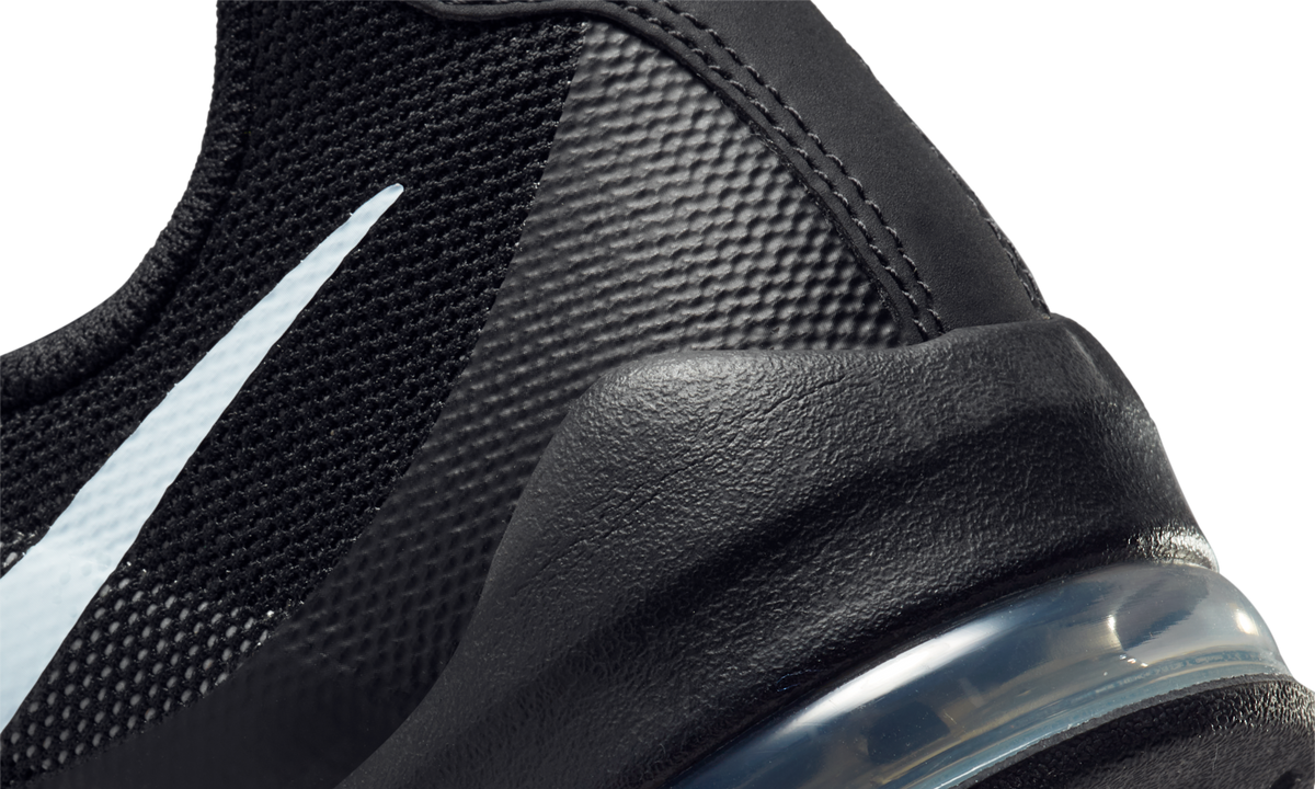 Overkicks - Nike Air Max Invigor Black Wolf Grey (749572-003) - detalle